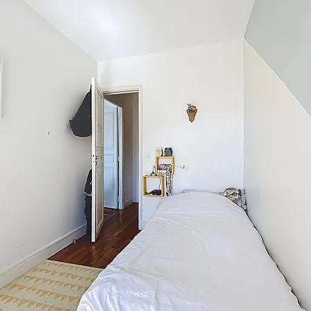 Large Family Duplex Near Parc Monceau *