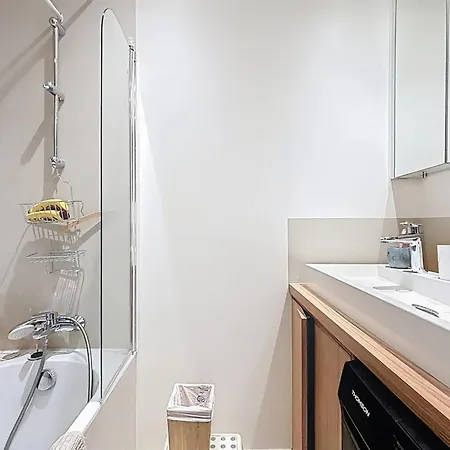 Daire Large Family Duplex Near Parc Monceau *