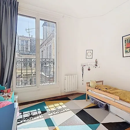 Daire Large Family Duplex Near Parc Monceau Paris