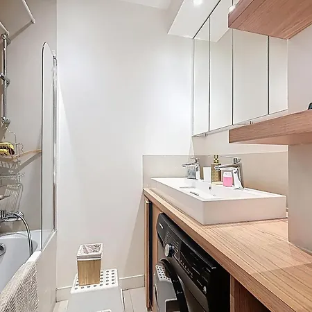 Large Family Duplex Near Parc Monceau Paris