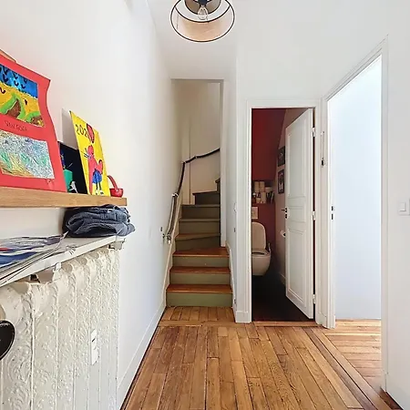 Large Family Duplex Near Parc Monceau