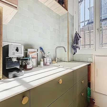 Daire Large Family Duplex Near Parc Monceau Paris